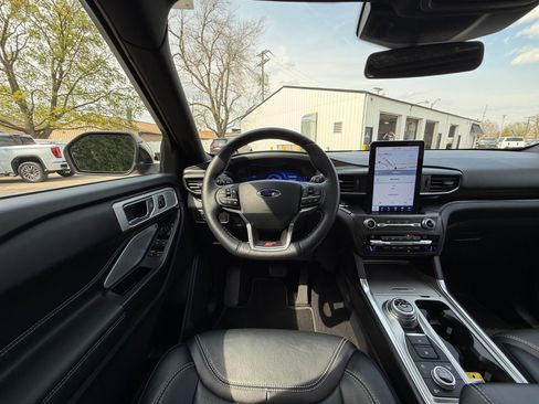 Used 2020 Ford Explorer ST w/ ST Street Pack image 2