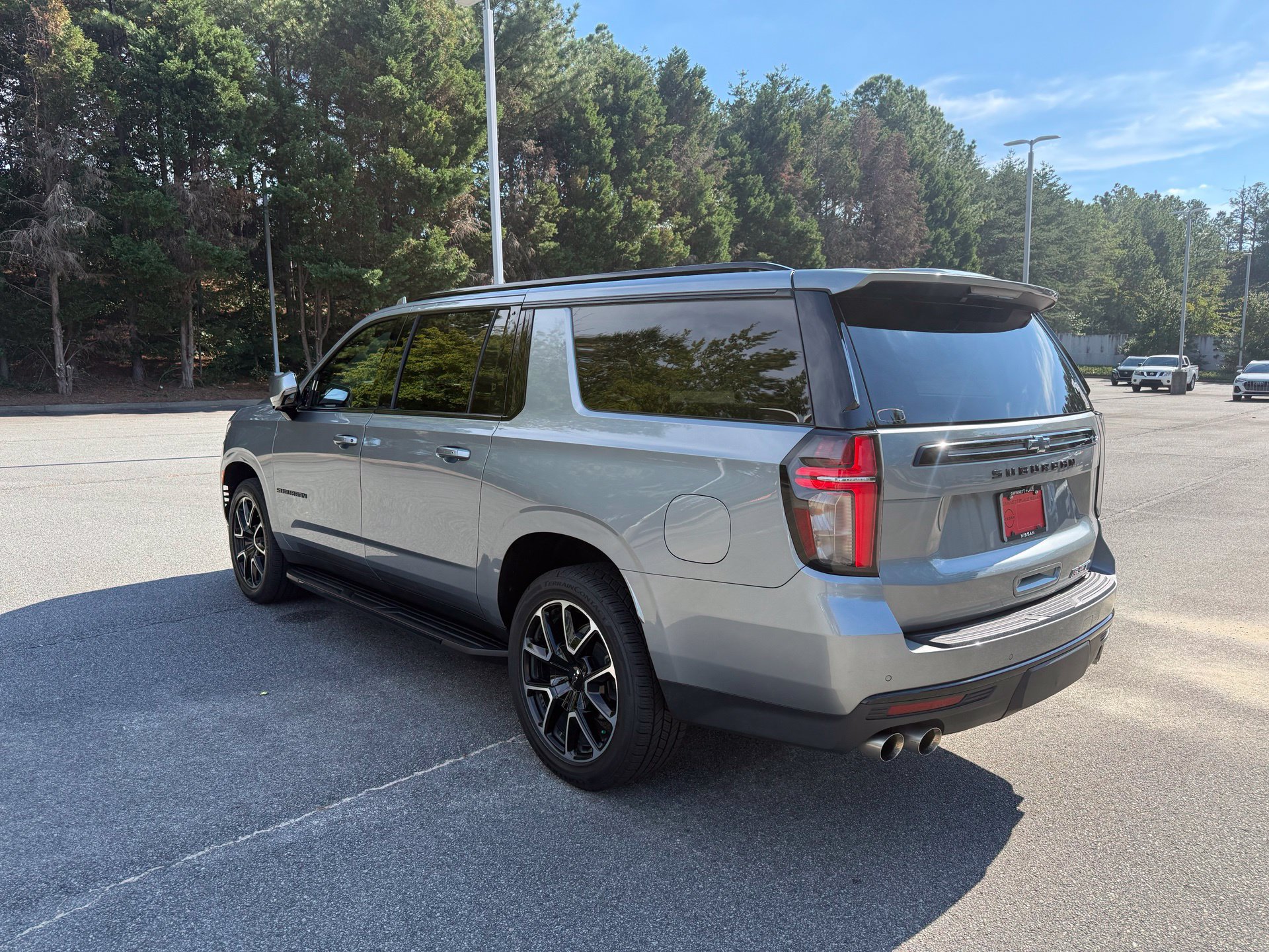 Used 2023 Chevrolet Suburban RST w/ Sport Performance Package AWD/4WD image 7