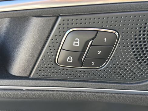 Used 2024 Ford Edge Titanium image 21