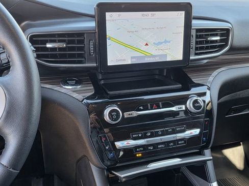 Used 2023 Ford Explorer Limited w/ Equipment Group 301A image 9