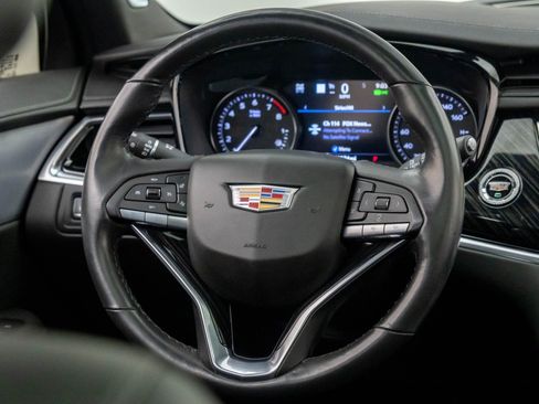 Used 2020 Cadillac XT6 Premium Luxury image 11