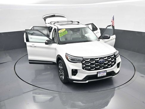 Used 2025 Ford Explorer Platinum w/ Ultimate Package image 84