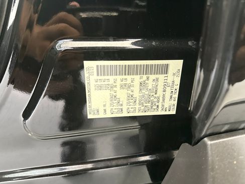 Used 2023 Nissan Rogue S AWD/4WD image 24