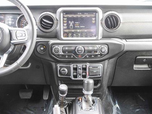 Used 2023 Jeep Gladiator Overland image 12