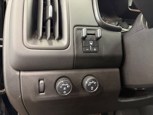 Used 2022 Chevrolet Colorado LT w/ LT Convenience Package image 18