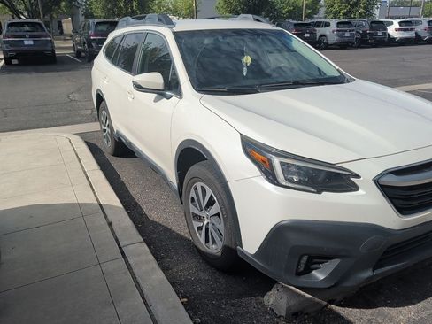 Used 2020 Subaru Outback Premium w/ Popular Package #1 AWD/4WD image 2