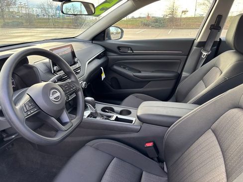 Used 2025 Nissan Altima 2.5 S image 13