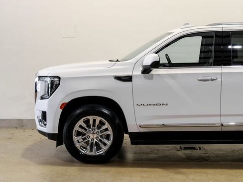 Used 2021 GMC Yukon XL SLT w/ Rear Media and Nav Package AWD/4WD image 38