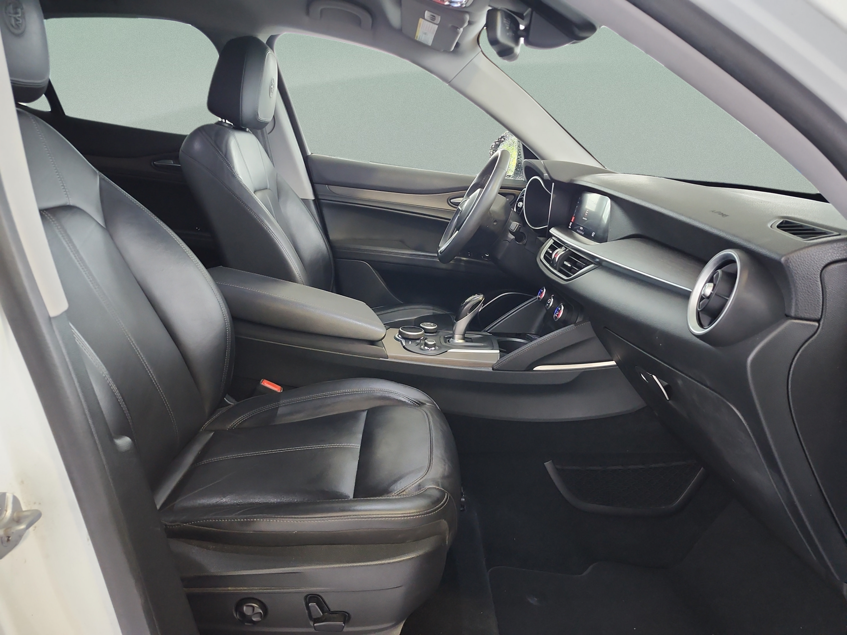 Used 2019 Alfa Romeo Stelvio Ti AWD/4WD image 19