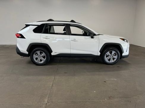 Used 2022 Toyota RAV4 LE AWD/4WD image 2