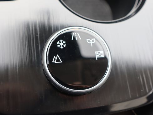 Used 2023 Nissan Rogue SV image 23