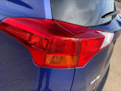 Used 2015 Toyota RAV4 LE image 27