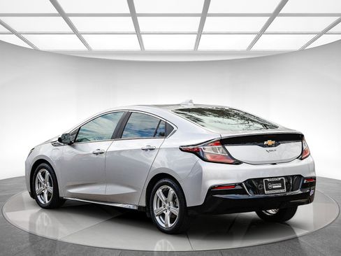 Used 2017 Chevrolet Volt LT w/ Comfort Package image 2