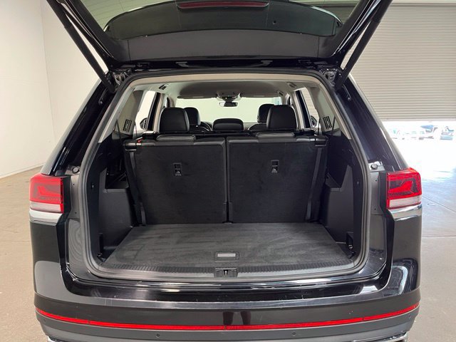Used 2025 Volkswagen Atlas SE FWD image 17
