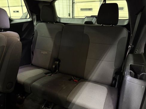 Used 2023 Chevrolet Traverse LT image 13