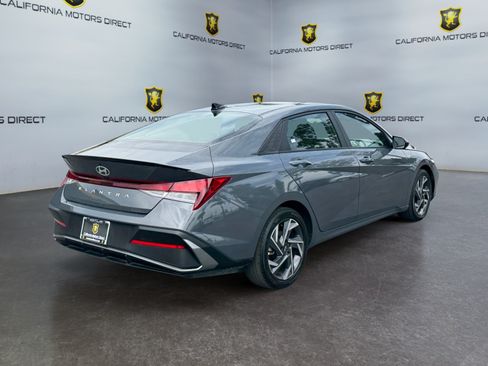 Used 2025 Hyundai Elantra Sport FWD image 5
