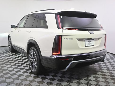 New 2027 Cadillac Vistiq Sport w/ LPO, Floor Liner Package AWD/4WD image 4