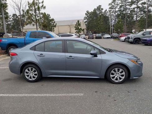 Used 2023 Toyota Corolla LE image 2