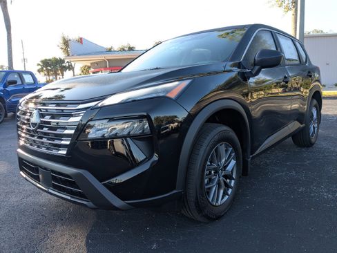 New 2026 Nissan Rogue S image 8