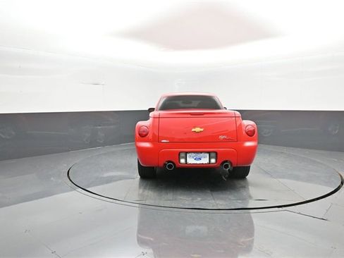 Used 2004 Chevrolet SSR w/ Preferred Equipment Group image 6