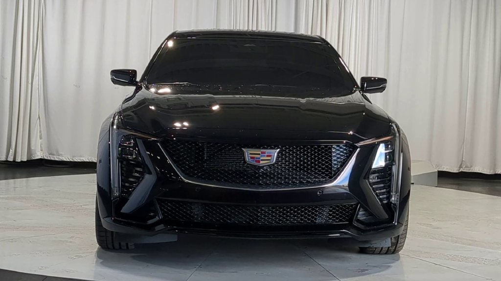 Used 2025 Cadillac CT5 V w/ Technology Package AWD/4WD image 3