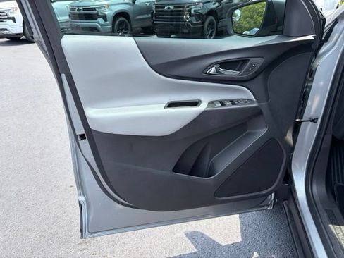 Used 2024 Chevrolet Equinox LS w/ LS Convenience Package FWD image 12