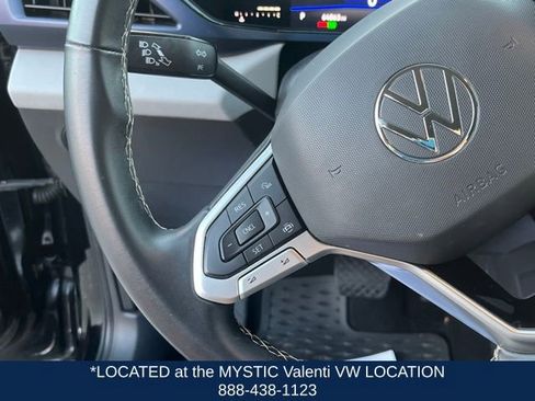 Certified 2022 Volkswagen Taos SE image 40