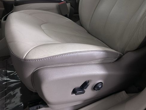 Used 2017 Chrysler Pacifica Touring-L Plus image 10