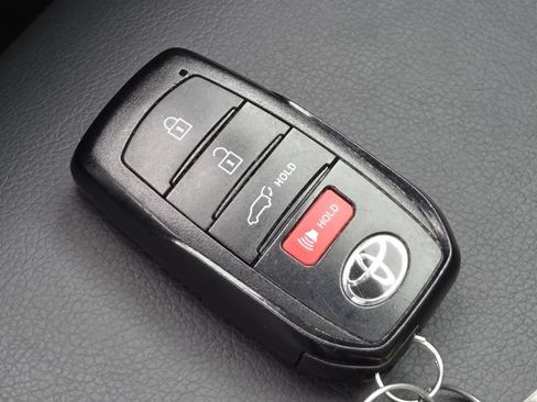 Used 2024 Toyota Corolla Cross AWD Hybrid w/ Convenience Package image 34