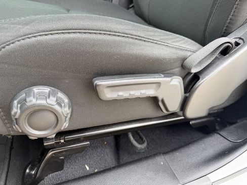 Used 2019 Jeep Wrangler Unlimited Sport S image 25