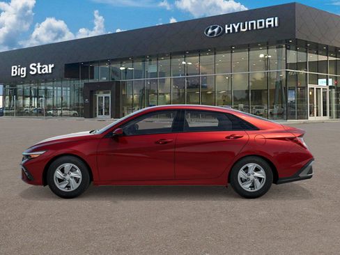 New 2026 Hyundai Elantra SE image 3