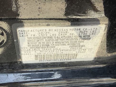 Used 2025 Nissan Versa SV FWD image 29