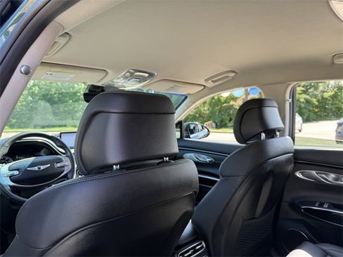 Used 2023 Genesis GV70 2.5T image 28