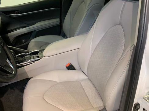 Used 2020 Toyota Camry XSE image 15