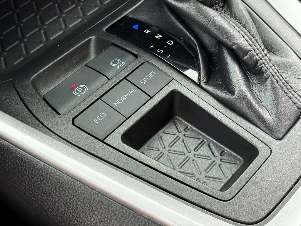 Used 2021 Toyota RAV4 XLE Premium FWD image 26