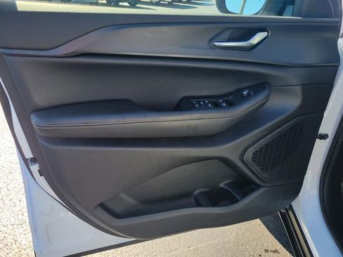 Used 2024 Jeep Grand Cherokee Altitude image 21