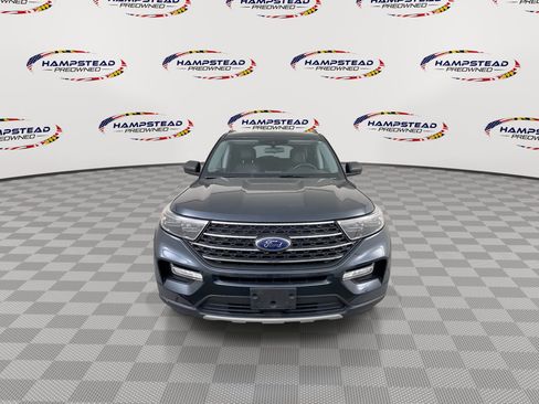 Used 2022 Ford Explorer XLT w/ Equipment Group 202A AWD/4WD image 3