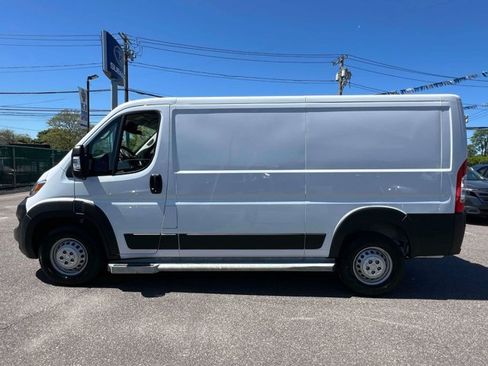 Used 2025 RAM ProMaster 2500 w/ U-Haul Equipment Group FWD image 4