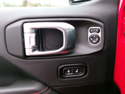 New 2026 Jeep Wrangler Unlimited Rubicon image 13