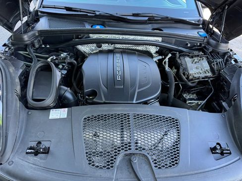 Used 2021 Porsche Macan image 35