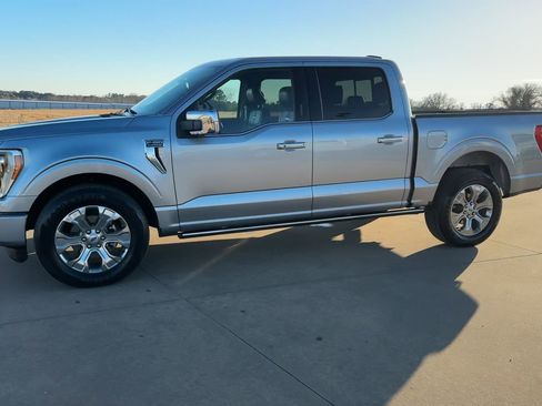 Used 2023 Ford F150 Platinum image 4