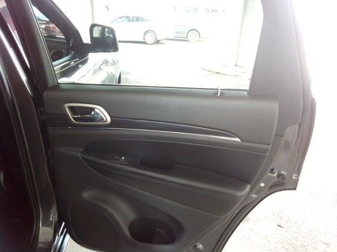 Used 2020 Jeep Grand Cherokee Limited w/ Luxury Group II RWD image 25