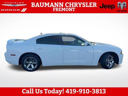 Used 2014 Dodge Charger SXT Plus RWD image 7