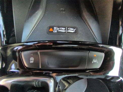 Used 2024 Chevrolet Trax ACTIV w/ Sunroof Package image 33