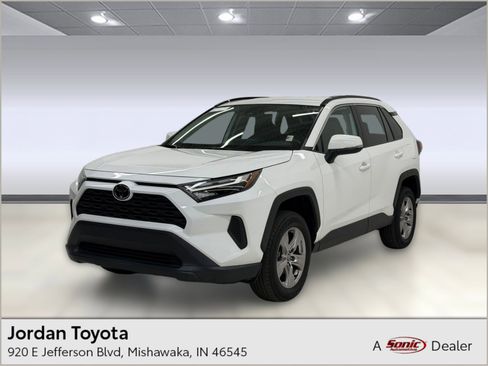 Used 2023 Toyota RAV4 XLE AWD/4WD image 1