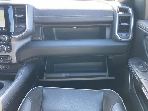 Used 2024 RAM 1500 Laramie AWD/4WD image 15