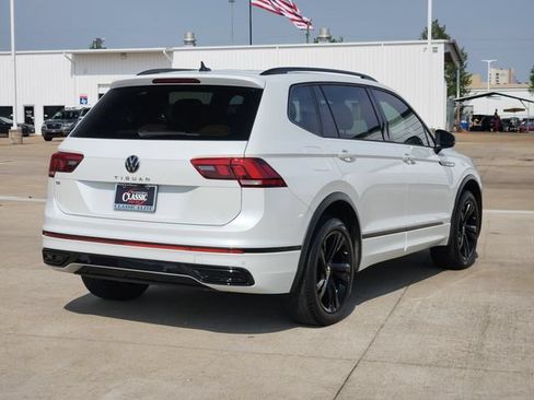 Used 2024 Volkswagen Tiguan SE R-Line FWD image 7