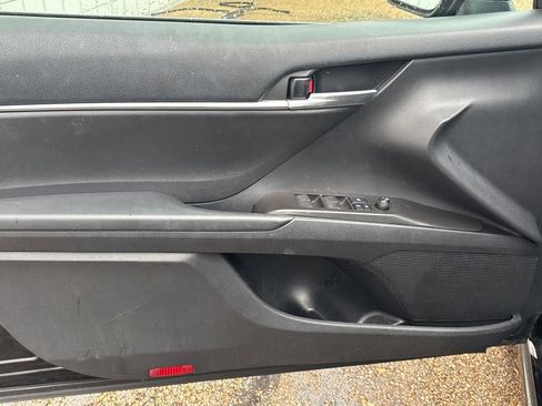 Used 2021 Toyota Camry SE image 6