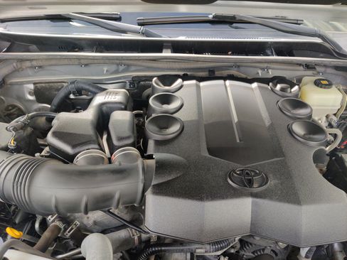 Used 2018 Toyota 4Runner SR5 Premium image 26