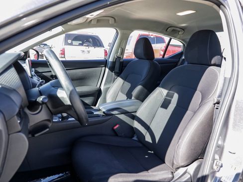 Used 2024 Nissan Sentra S image 17